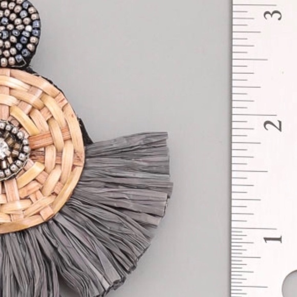 Kyla raffia disc earrings /ivory - Picture 3 of 3